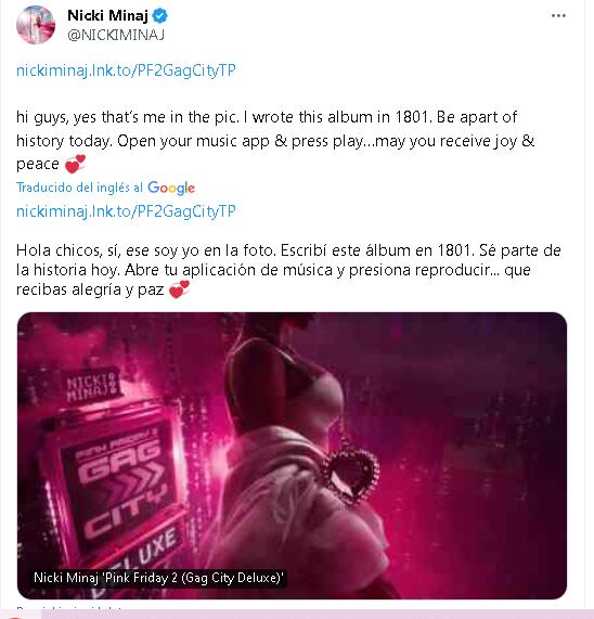 Nicki Minaj aprovecha la euforia de su viaje en el tiempo y promueve su nuevo disco.