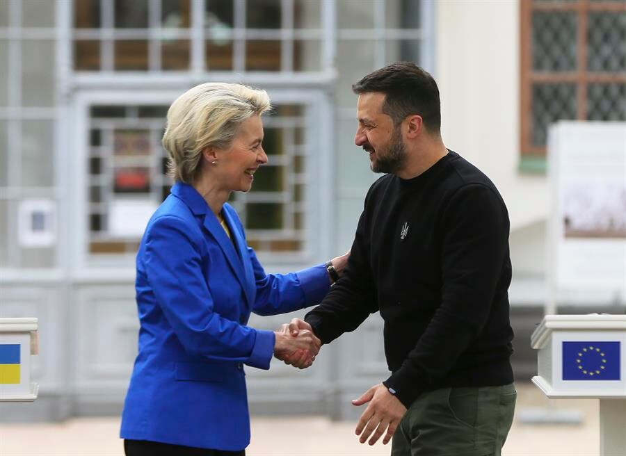 Von der Leyen aborda con Volodímir Zelenski la adhesión y la exportación del cereal ucraniano