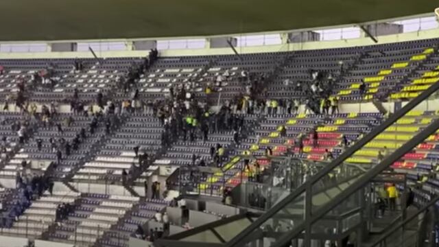 Enfrentamiento aficionados América vs Pumas