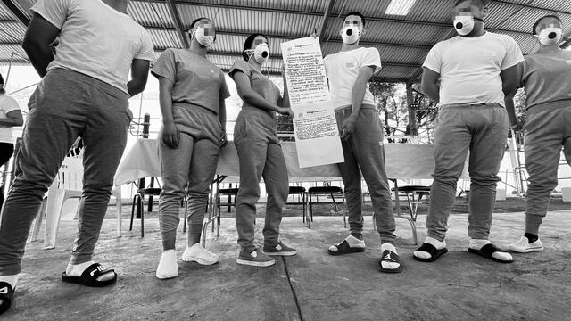 Personas privadas de la libertas presentan sus propuestas a los candidatos a gubernaturas