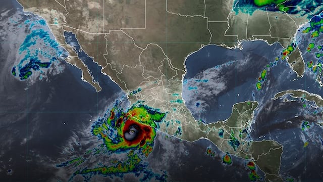 Huracán Simón se intensifica a categoría 3