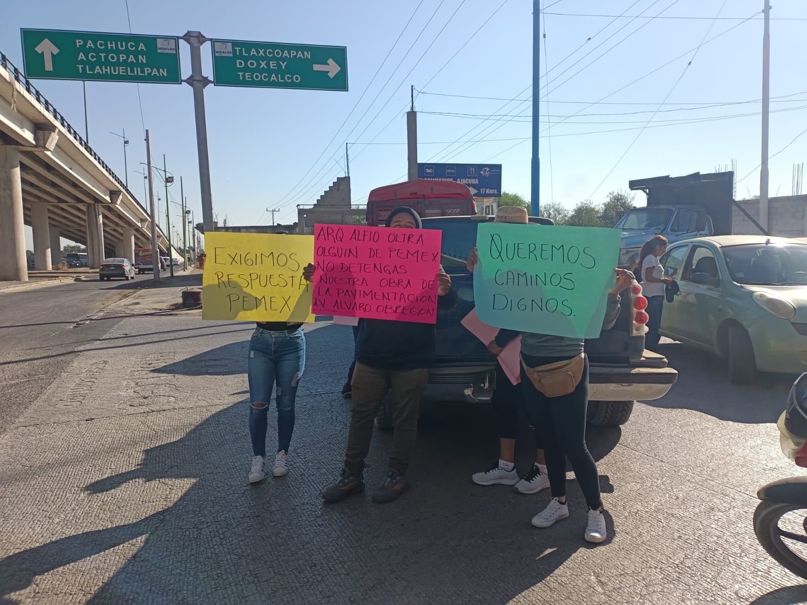 Pobladores bloquearon carretera de Tula, Hidalgo, por exigencias a Pemex