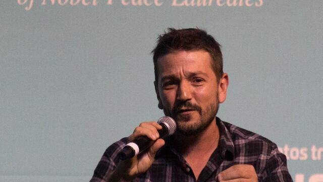 El actor y director Diego Luna durante participación en la Cumbre Mundial de los Premios Nobel de la Paz.