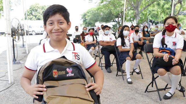 Entrega de útiles escolares