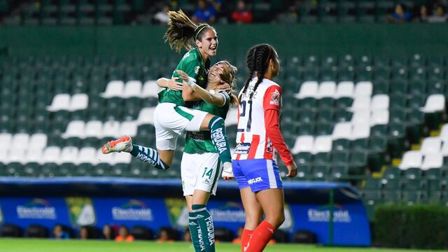 León festeja un gol