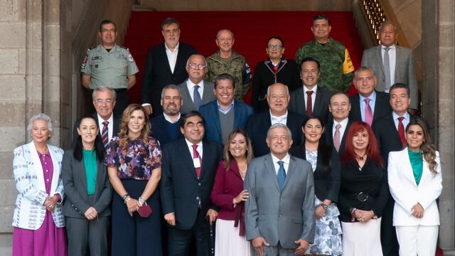 AMLO y gobernadores en funciones y electos