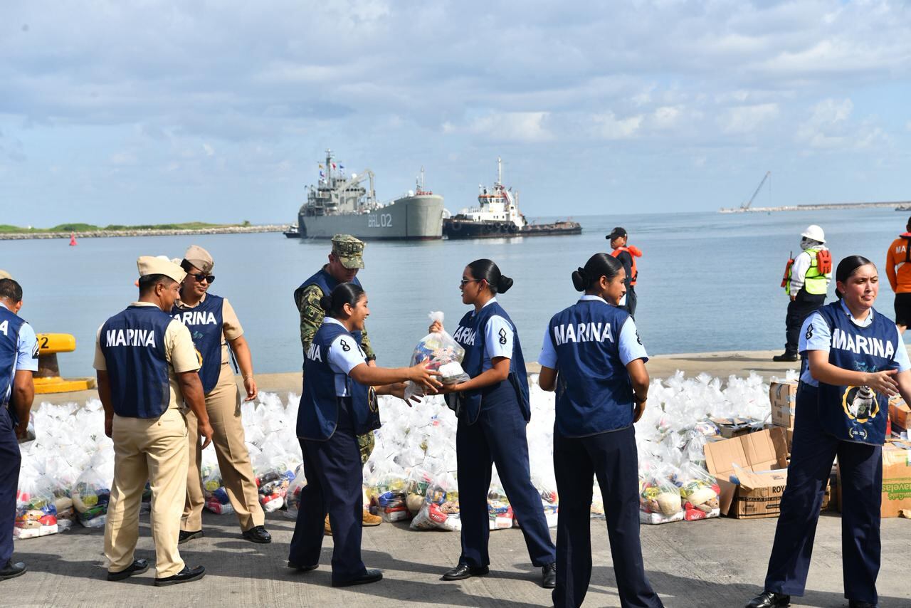 Javier May envía segundo cargamento de ayuda humanitaria a Veracruz.