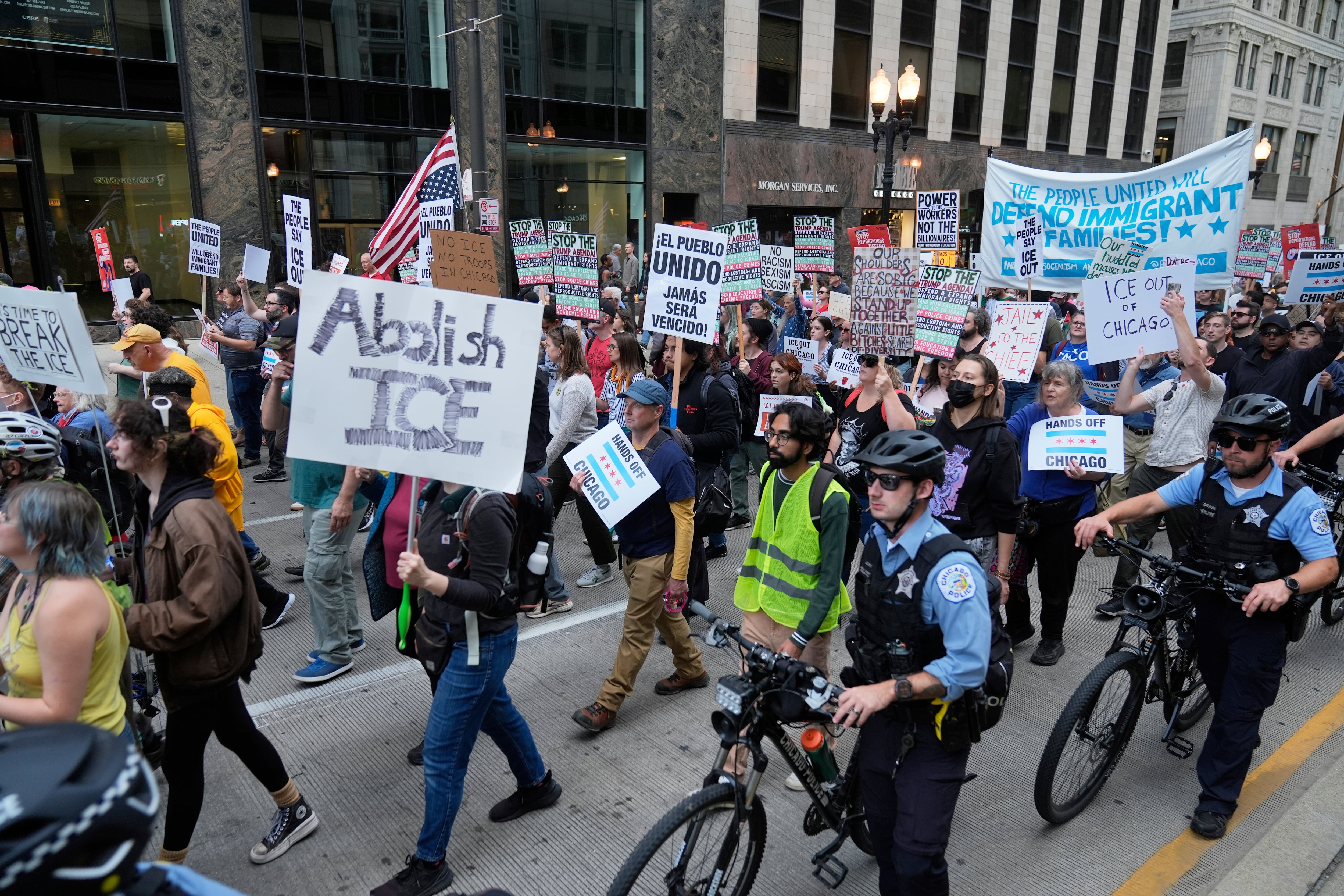 Protestas contra redadas de ICE en Chicago.