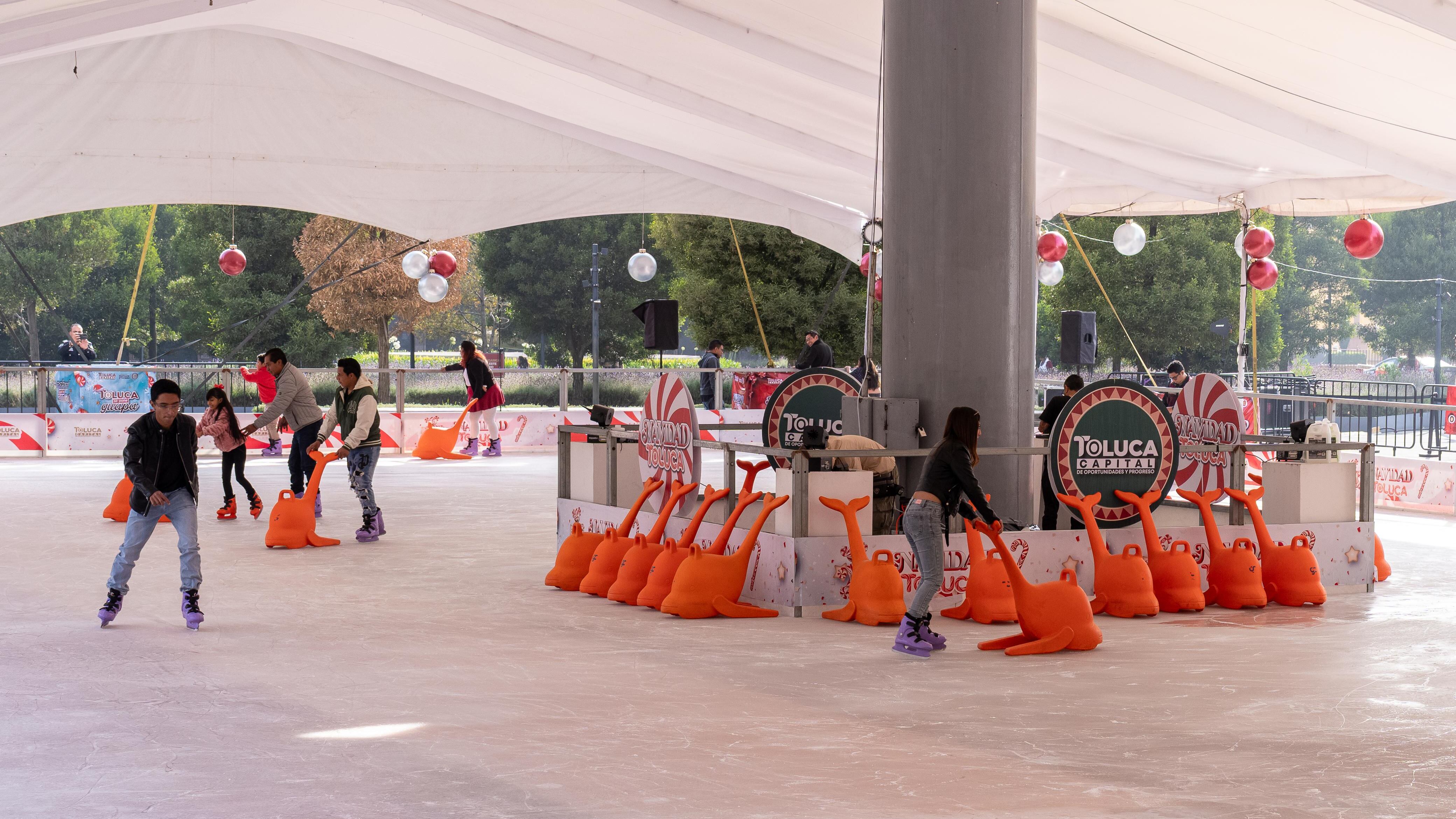 Pista de hielo gratis en Toluca: así puedes disfrutarla esta Navidad