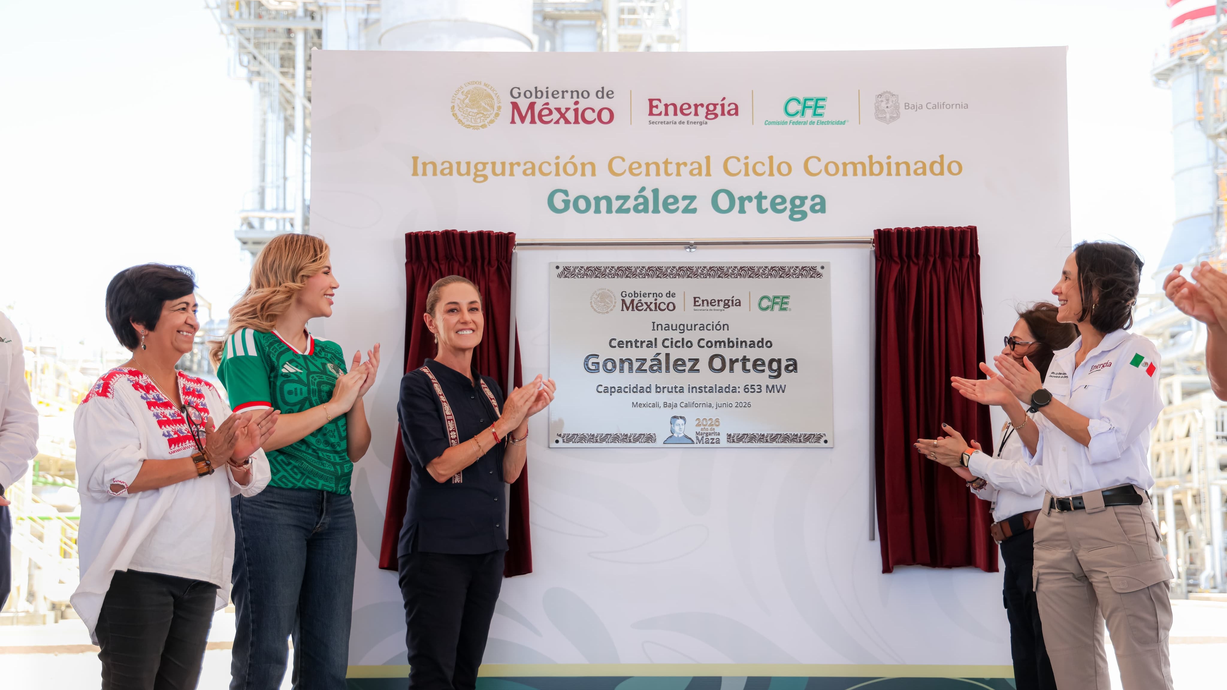Claudia Sheinbaum y Marina del Pilar Ávila inauguran nueva planta de generación eléctrica en Mexicali