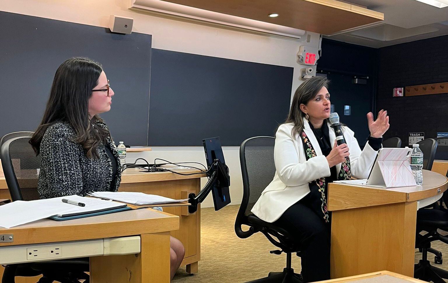 La ministra de la SCJN Margarita Ríos Farjat, acudió a un diálogo con la Escuela de Derecho de Harvard; esto dijo