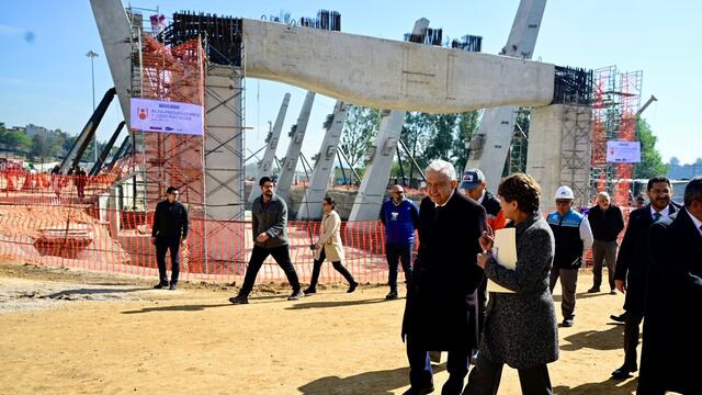 AMLO Junto a la gobernadora Delfina Gómez mientras supervisa los avances del Tren Interurbano "El Insurgente"