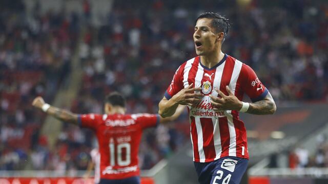 Carlos Cisneros. Chivas