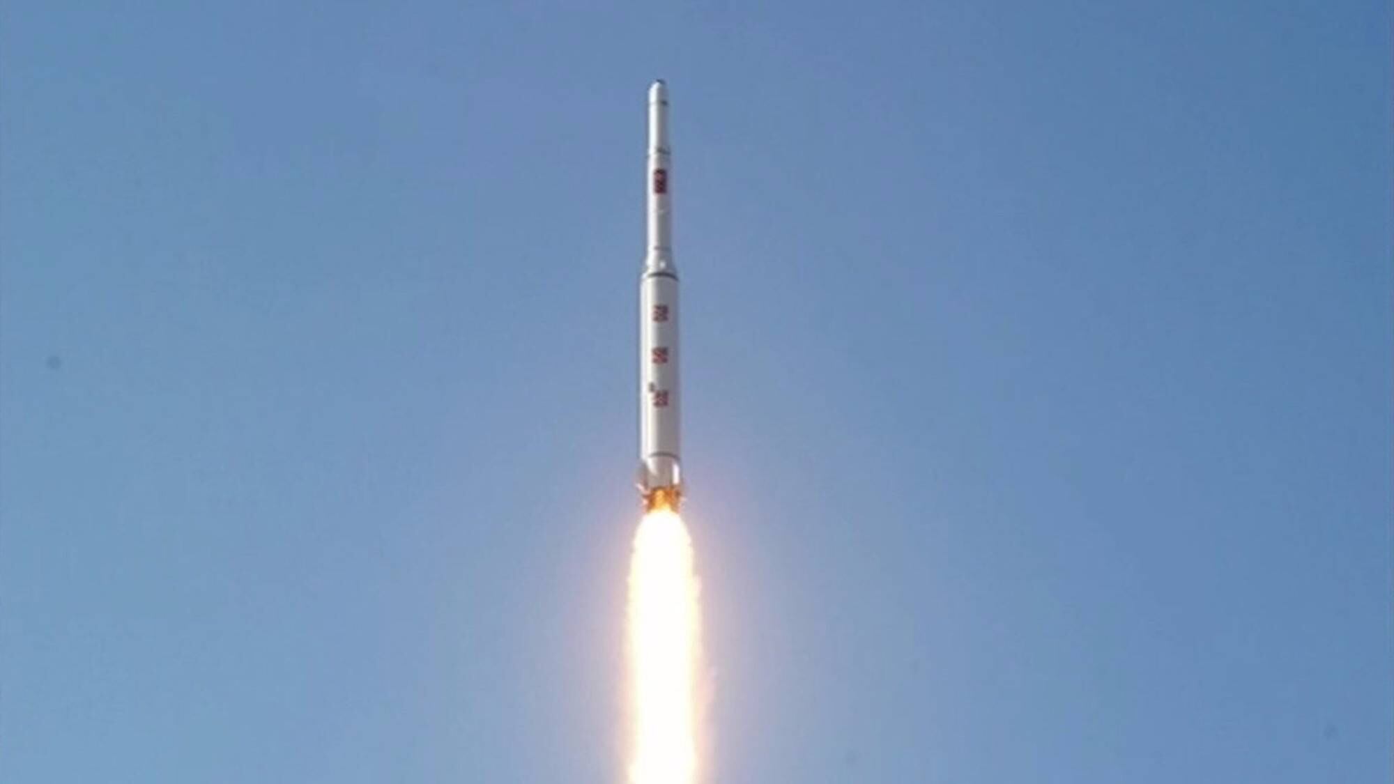 Lanzamiento de un cohete espacial