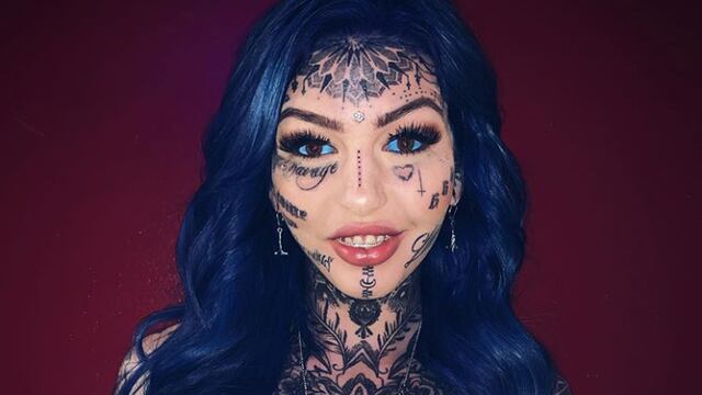 amber luke ojos azules tatuajes