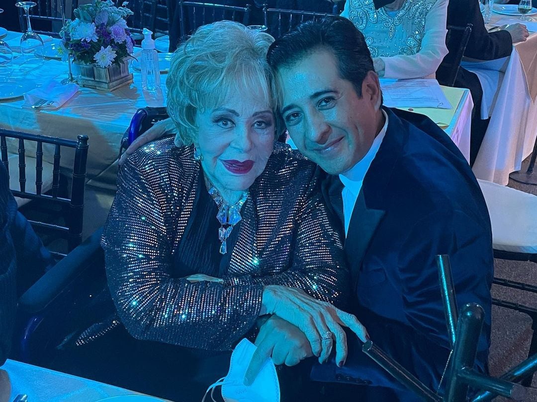 Silvia Pinal e Iván Cochegrus.