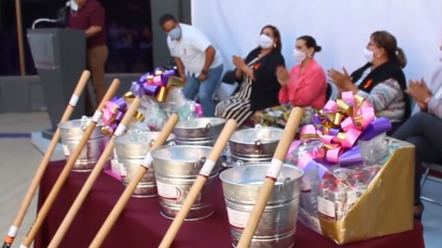 Entrega de palas en Guaymas