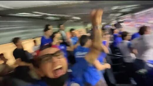 El Capi Pérez festeja el campeonato del Cruz Azul