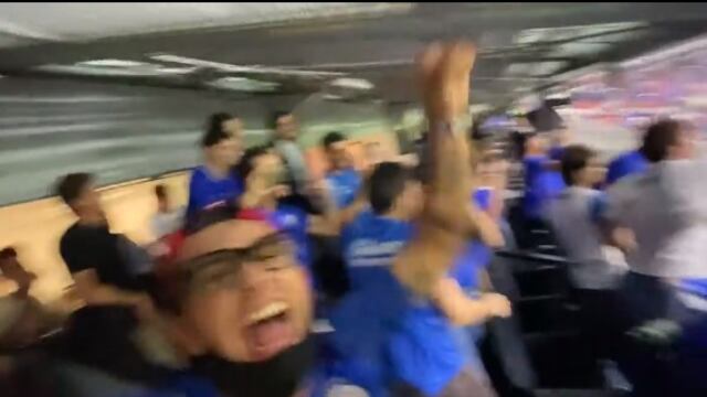 El Capi Pérez festeja campeonato Cruz Azul