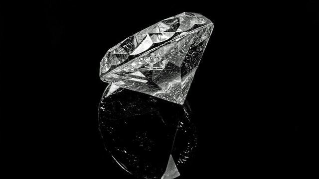 Descubren raro diamante formado de restos de organismos