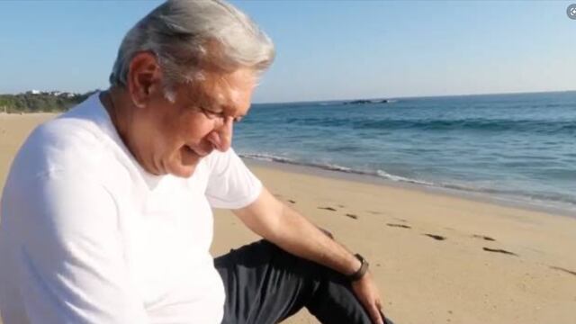 Andrés Manuel en la playa