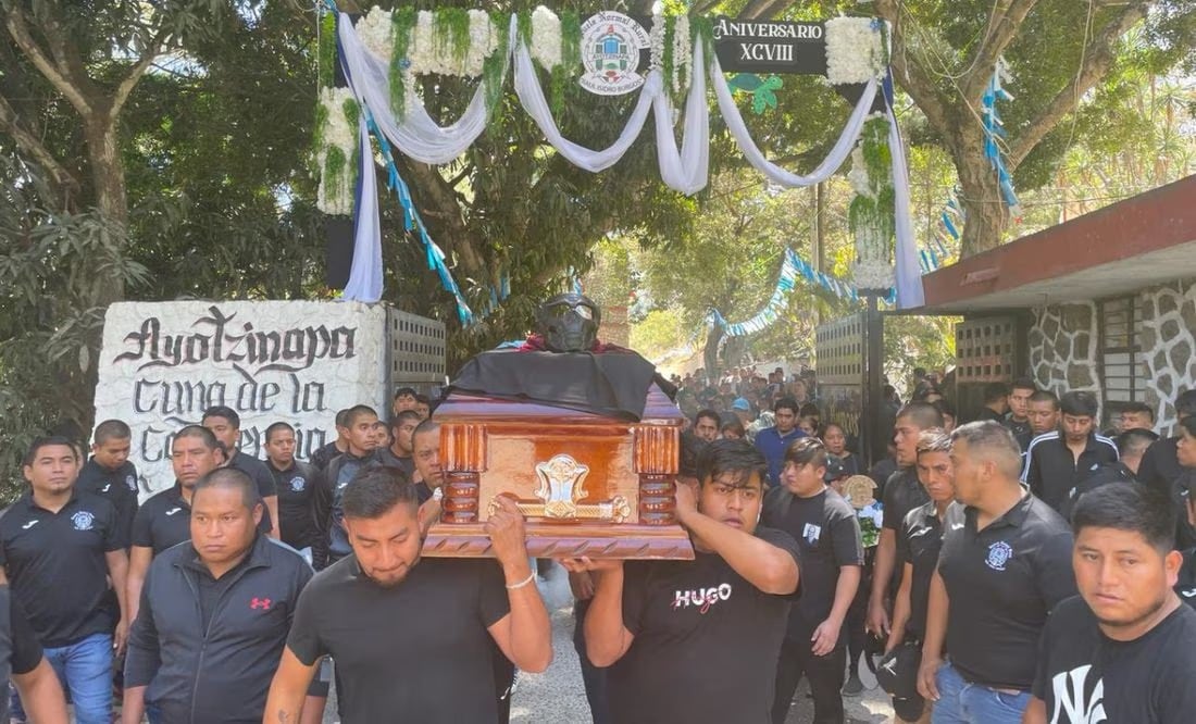 Despiden a normalista asesinado por policías