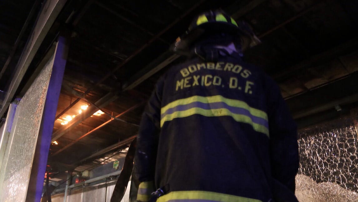 Bomberos de la Ciudad de México. Incendio de Metrobús.