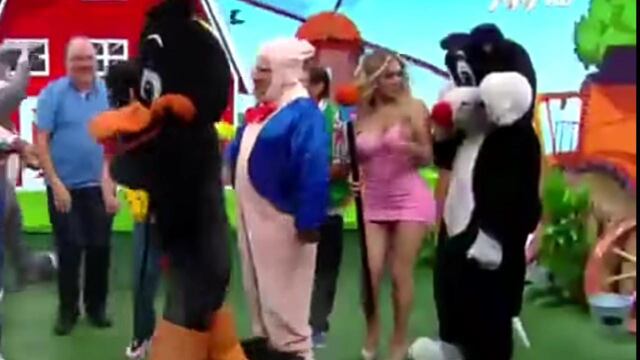 Fátima Segovia acosada por botarga