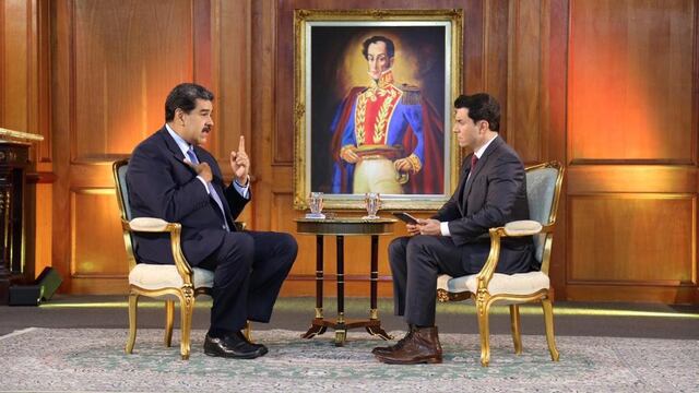 Nicolás Maduro (izq) con Tom Llamas de ABC (der)