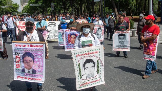 Marcha de las familias de los 43