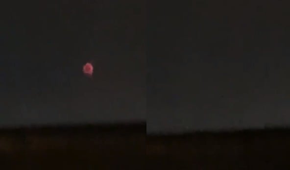 Luz roja desaparece en el cielo de Ecuador
