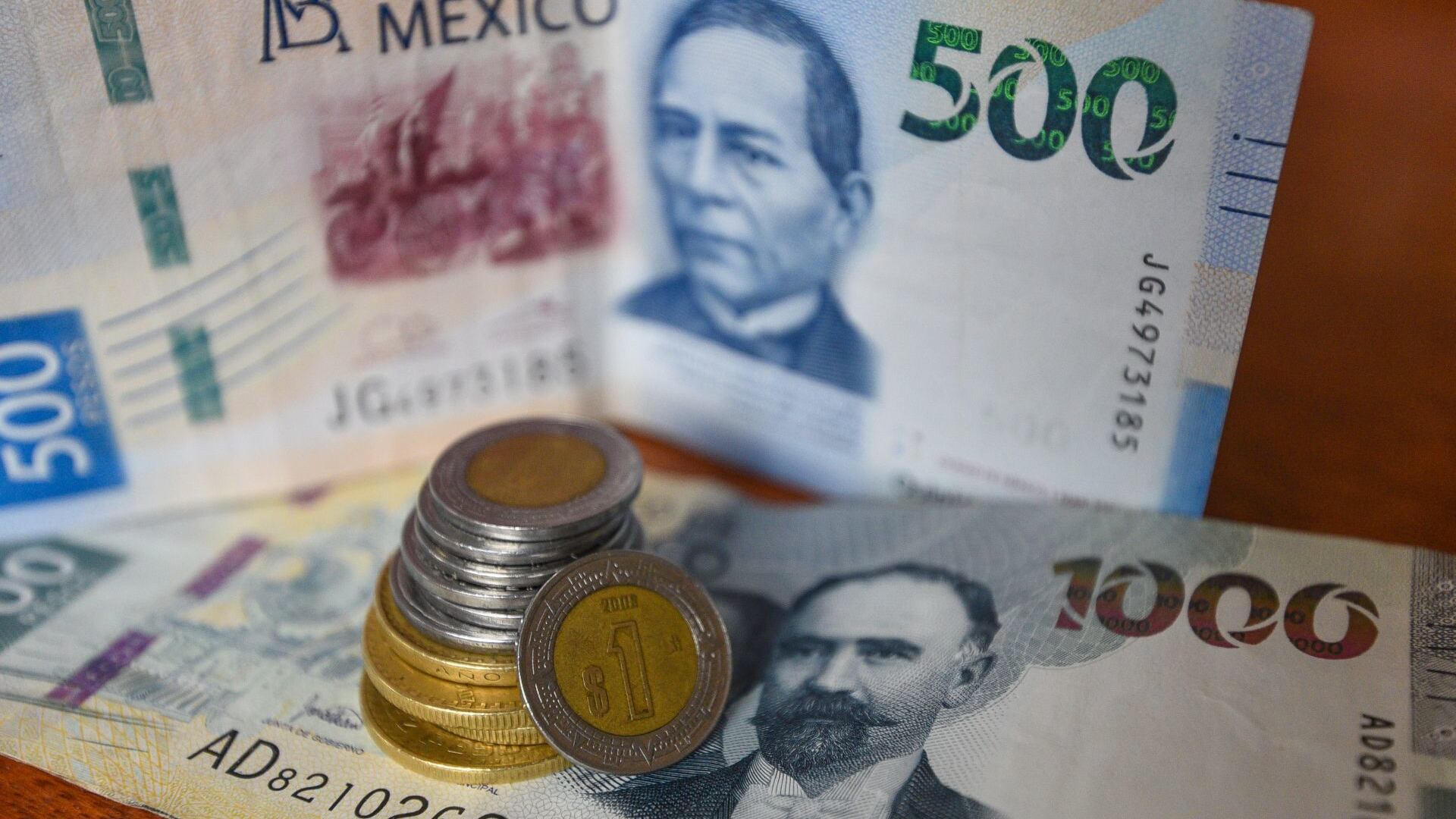 Peso sigue a la alza frente al dólar hoy 4 de octubre; así cerró la semana