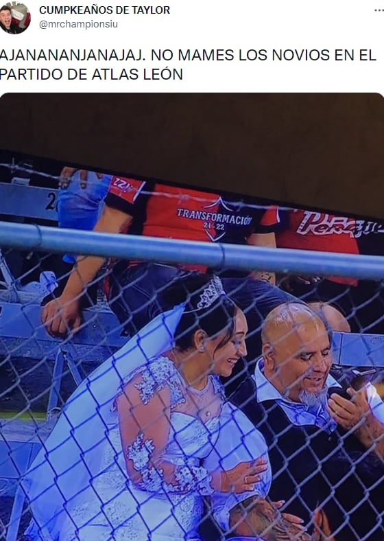Fans del Atlas FC recién casados