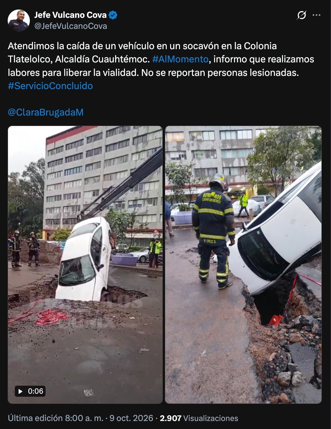 Auto cae en enorme socavón frente a hospital del IMSS en Tlatelolco
