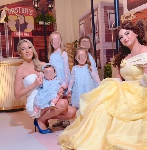 Andy Benavides y sus hijas