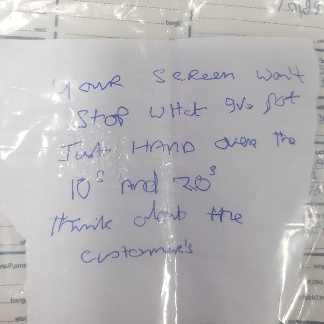 Nota escrita por el ladrón de banco.