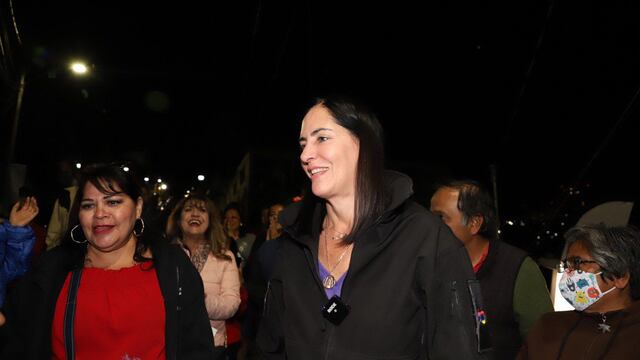 Lía Limón entregó camino blindado 17