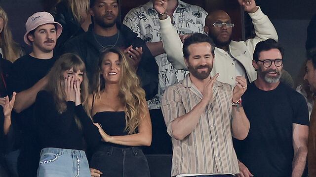 Taylor Swift, Blake Lively, Ryan Reynolds y Hugh Jackman en el partido de los Kansas City Chiefs de la NFL