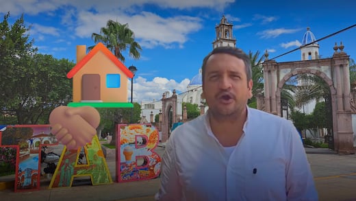 López Beltrán responde a señalamientos por sus recorridos casa por casa
