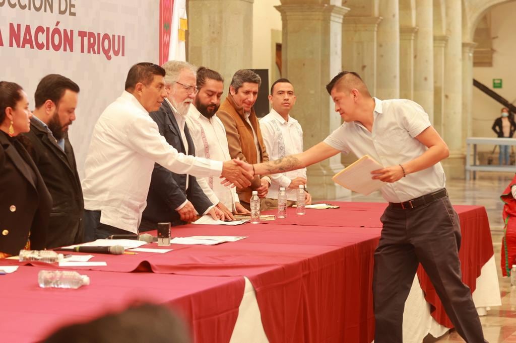 Salomón Jara y Alejandro Encinas instalaron en Oaxaca Mesa de Construcción de Paz con Justicia y Bienestar para la Nación Triqui
