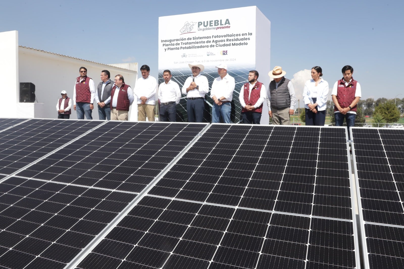 Sergio Salomón, gobernador de Puebla, entrega proyectos de desarrollo sostenible en San José Chiapa