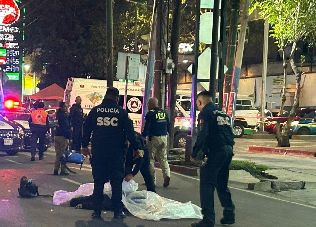 Mueren dos peatones tras ser atropellados en Eje 5, Iztapalapa
