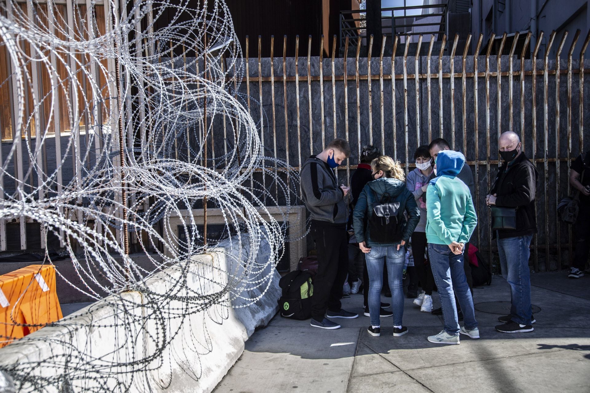 Ucranianos en frontera de Tijuana