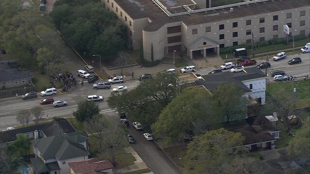 Reportan tiroteo en escuela de Texas