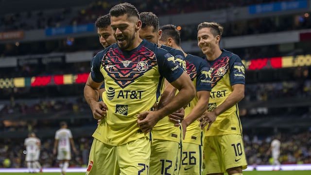 Henry Martín celebra su gol con el Club América
