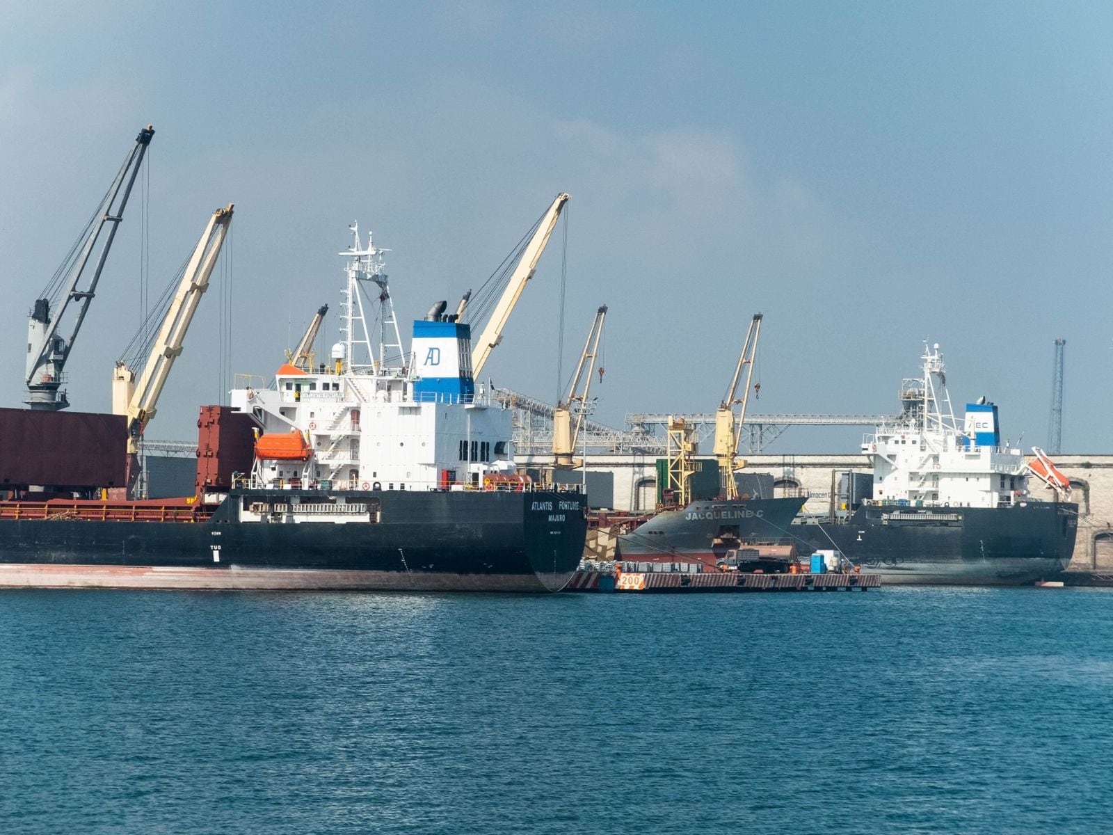 Más de 25 mil pescadores resultaron afectados por derrame de hidrocarburos