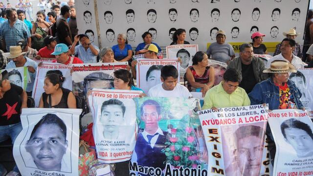 Padres de los 43 desaparecidos. Nueva solicitud de audiencia en San Lázaro.