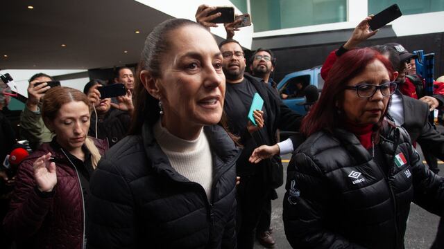 Claudia Sheinbaum Pardo, presidenta de México, llegando al velorio de Ifigenia Martínez