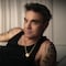 Robbie Williams revela que Better Man es “un abrazo para el niño roto y dañado” en su interior