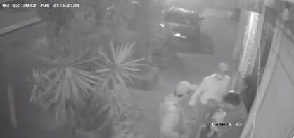 Intentan robar a pareja afuera de su domicilio en Naucalpan